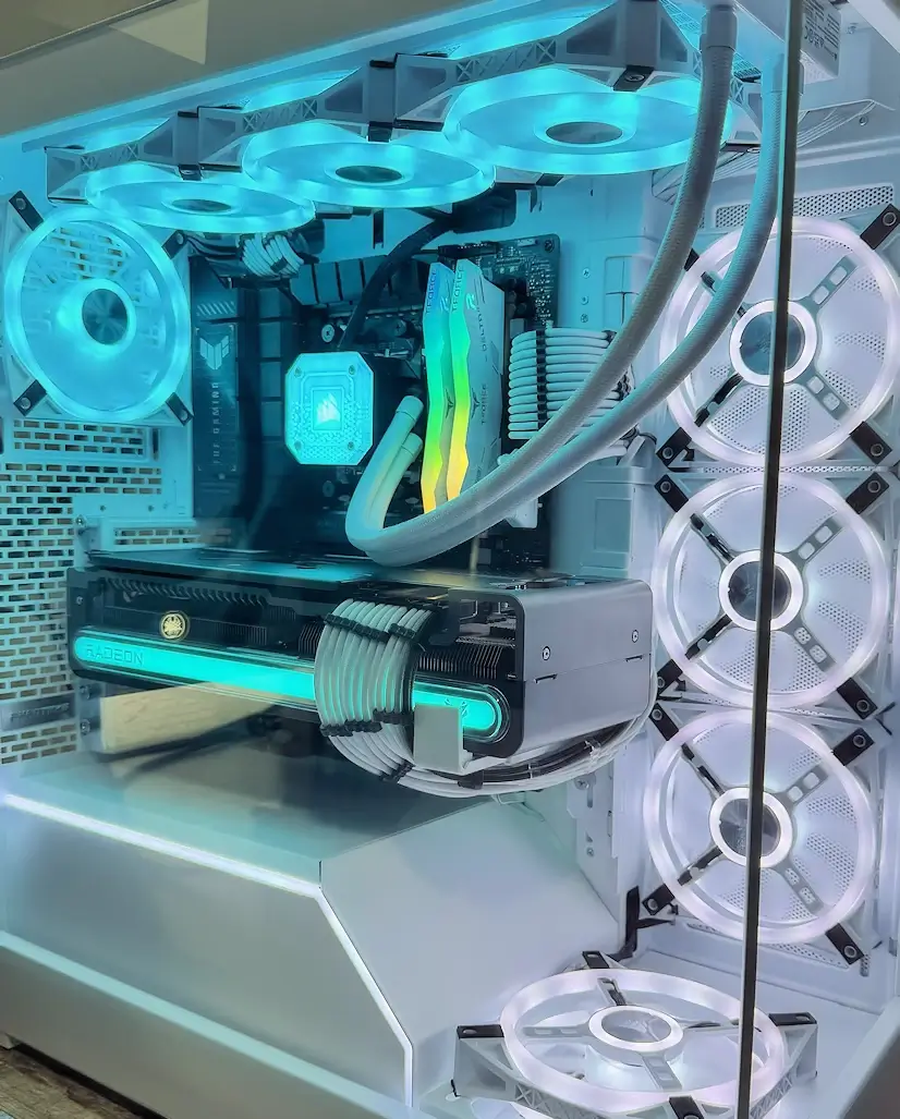 Montaje Gaming PC Phanteks Tres Cantos Montaje Gaming PC Phanteks Tres Cantos
